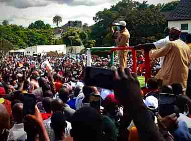 Oshiomhole Addressing a Rally at Iyamho Photo