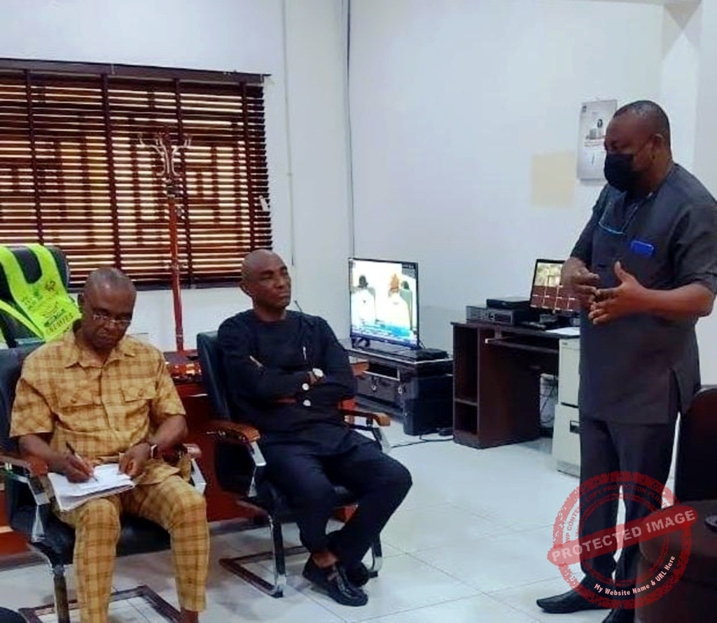 Photo caption: left to right: Head, Dept of Architecture, D.S. Tobi, Rector, Kenpoly, Ledum Gwara and Rivers Chairman of NIA, Toku Fiberesima