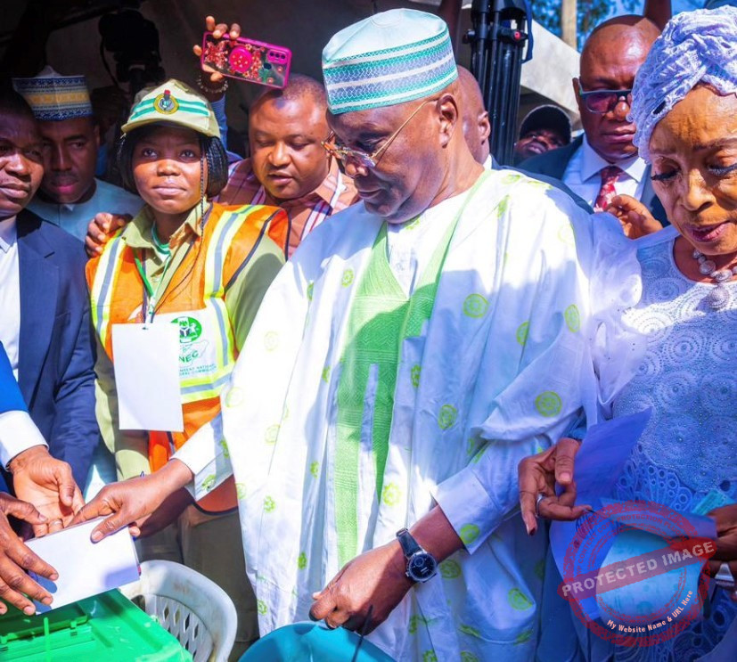 Journalists who besieged Atiku's residence in Yola were told to come back by 2pm for a press conference